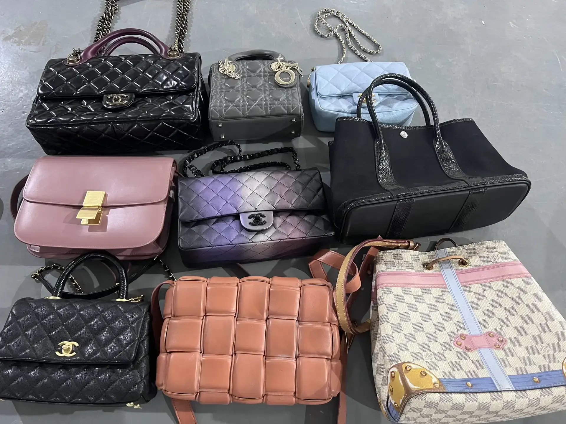 RealismThrift Wholesale Used Brand Handbags - Luxury Branded Second-Hand Bags Bulk Inventory