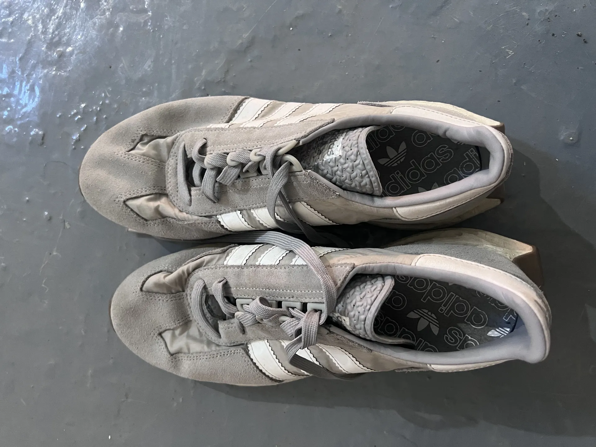 RealismThrift Shoe Process Step 04 - Quality Grading for Bulk Branded Sneakers Export